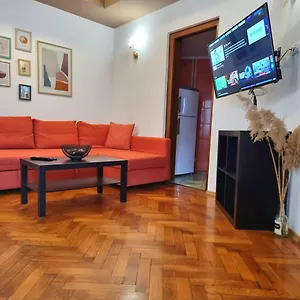 Chill & Relax - 3bdr Cozy & Roomy -near Old Town Bucarest